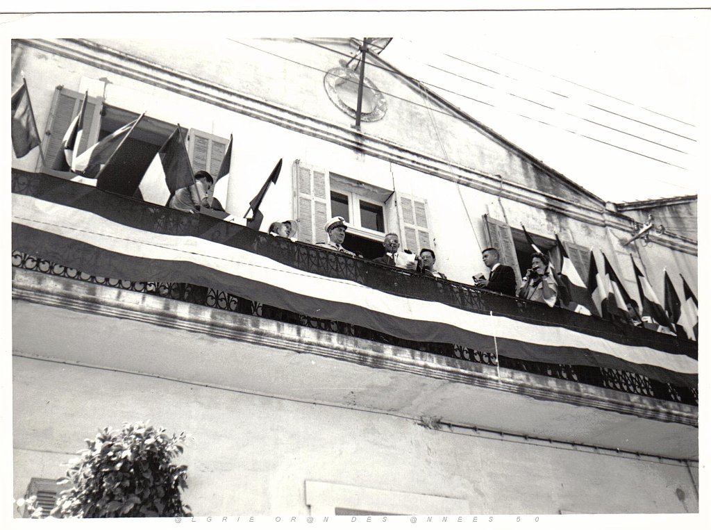 BOU SFER 06 JUILLET 1958 POSE DE LA PREMIERE PIERRE DU MONUMENT AUX MORTS 027.JPG